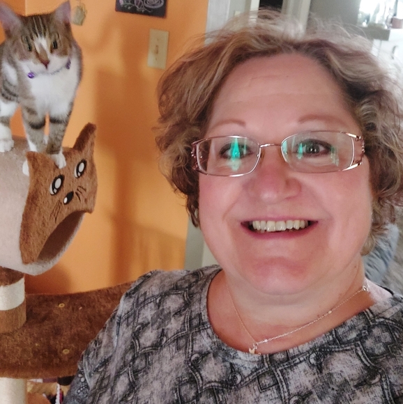 Meet your Posher, Diana - Picture 1 of 1